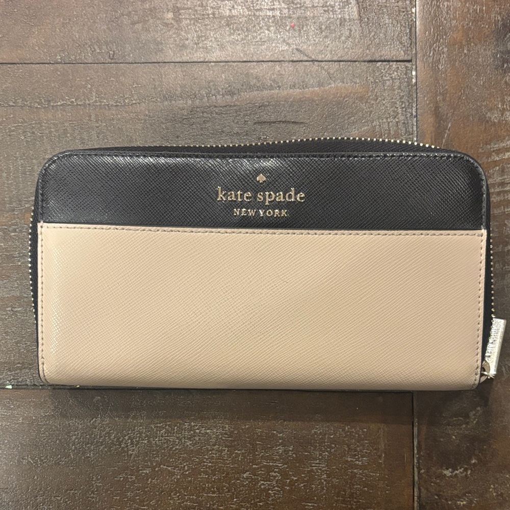 Kate Spade Black and Cream Zip Wallet
